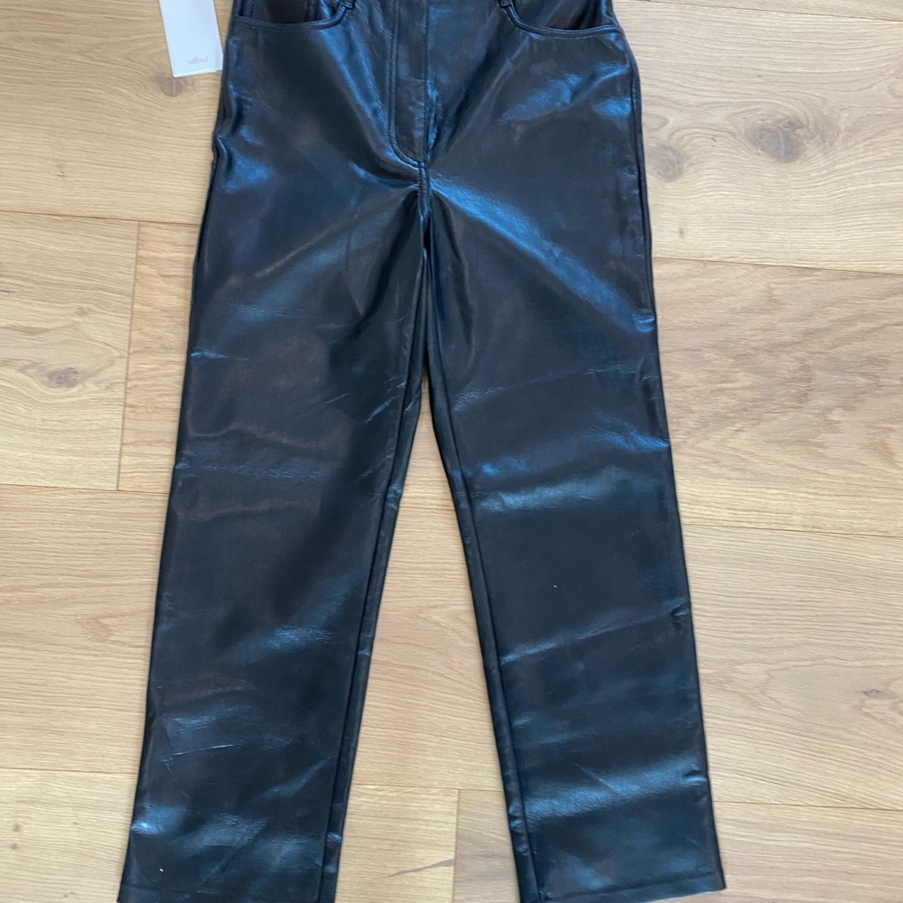 Wilfred aritzia melina vegan leather pants size 6